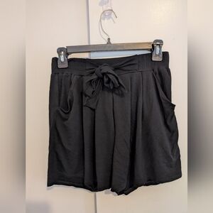 Sarah Liller San Francisco Black Tie Front Women's Shorts Size Medium